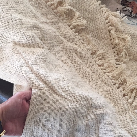 H/P NWT Spell Designs White River Poncho - Picture 7 of 7